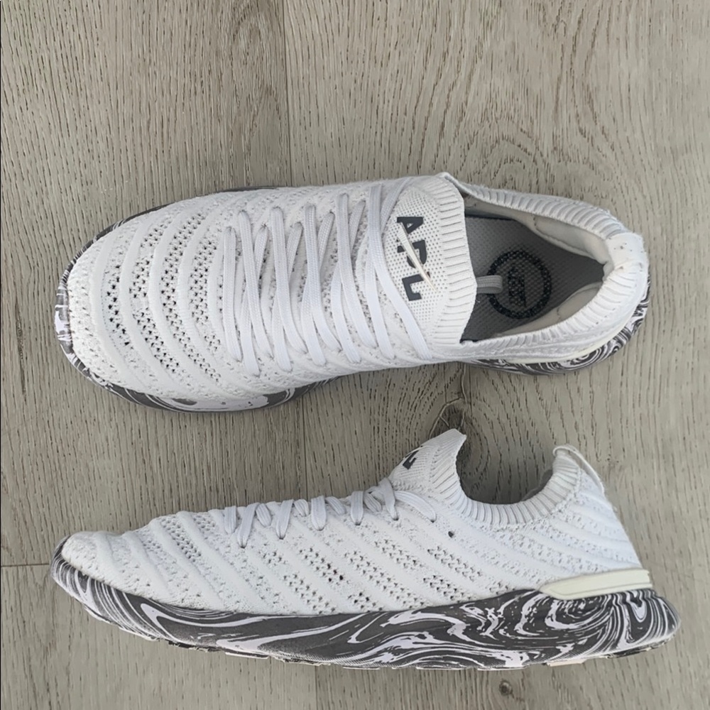 APL Women's TechLoom Wave Athletic Sneakers 7.5 with Knit Upper